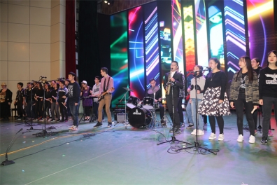 The international rock band participated in the school art festival